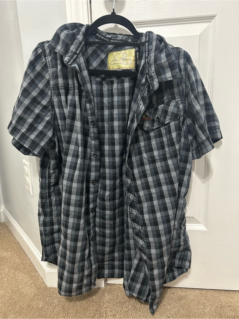 Mossy Oak Men's Short-Sleeve Hooded Plaid Shirt - Black & Gray